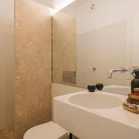 Marinella - 2 Bedrooms In Santo Antonio Apartment Lisbon